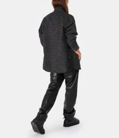 De gros ✔️ JEANNE VOULAND Surchemise Ezra Denim Léopard Stone Noir 😀 -BOUTIQUE MARGAUX LONNBERG unnamed file 1754