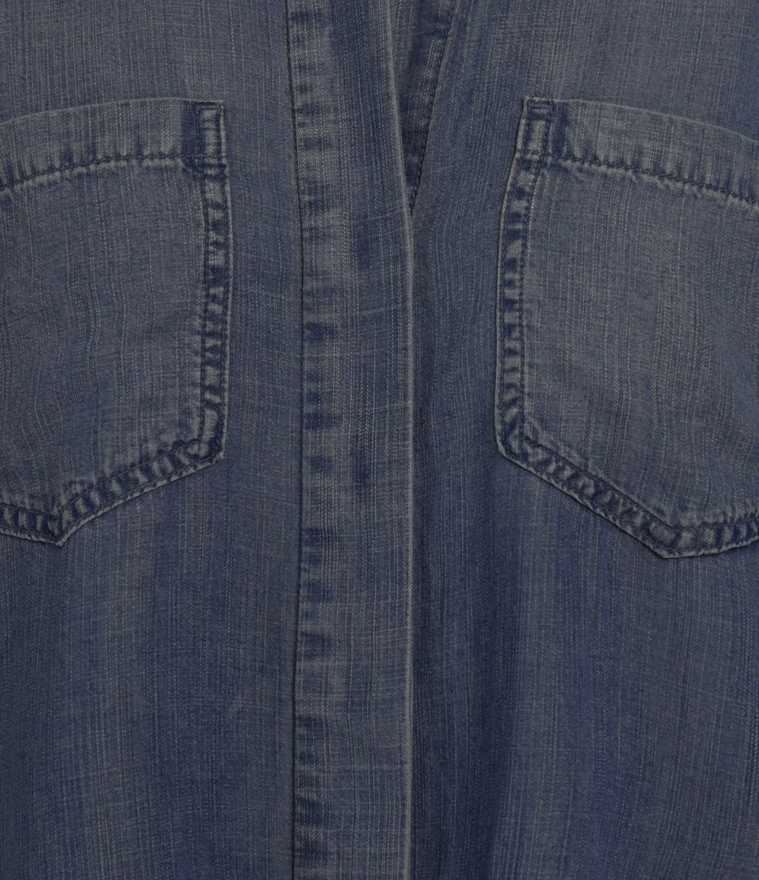 Tout neuf 🌟 BELLA DAHL Chemise Split Back Button Down Dark Ombre Wash 🔔 2 Tout neuf 🌟 BELLA DAHL Chemise Split Back Button Down Dark Ombre Wash 🔔 – Image 2