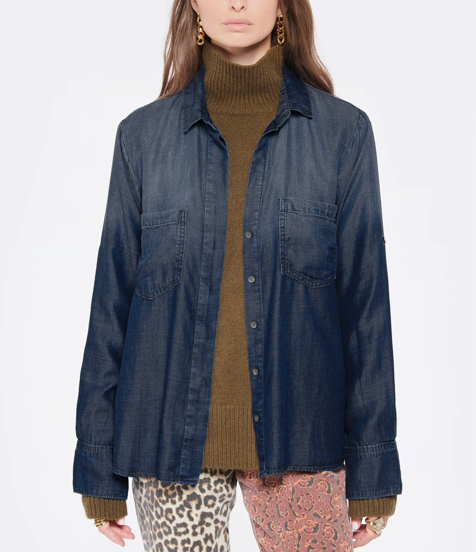 Tout neuf 🌟 BELLA DAHL Chemise Split Back Button Down Dark Ombre Wash 🔔 3 Tout neuf 🌟 BELLA DAHL Chemise Split Back Button Down Dark Ombre Wash 🔔 – Image 3