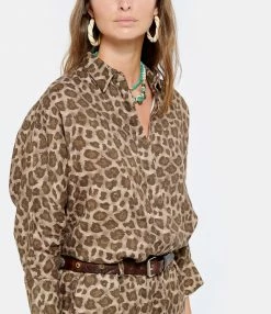 Les meilleures critiques de ⭐ JEANNE VOULAND Chemise Fur Oversize Lin Imprimé Léopard 🎁 7 Les meilleures critiques de ⭐ JEANNE VOULAND Chemise Fur Oversize Lin Imprimé Léopard 🎁 -BOUTIQUE MARGAUX LONNBERG unnamed file 2747