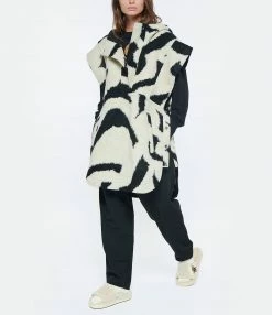 Sortie ⌛ IRO Manteau Sans Manches Morri Noir Blanc ⭐ -BOUTIQUE MARGAUX LONNBERG unnamed file 3365