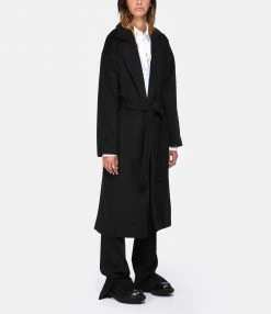 De gros 🛒 JEANNE VOULAND Manteau Iono Ceinturé Long Noir ❤️ -BOUTIQUE MARGAUX LONNBERG unnamed file 3391