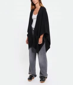 Offres ✔️ MAJESTIC FILATURES Poncho Raccoon Noir 😀 7 Offres ✔️ MAJESTIC FILATURES Poncho Raccoon Noir 😀 -BOUTIQUE MARGAUX LONNBERG unnamed file 629